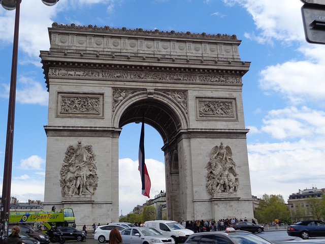 Paris Unlocked: Your Essential Travel Guide to Exploring the City of Love, Art, and Gastronomy