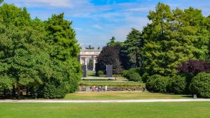 Milan Travel Guide: Discover the Best of Italy's Fashion Capital, Art, and Culinary Delights